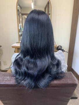 ガルボ ヘアー(garbo hair) ブリーチ 10代 20代 オトナ女子 ブルーブラック 艶カラー