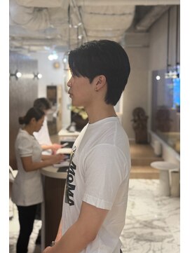 ウノプリールヴァモス(unopulir Vamos) 襟足ありセンターパートナチュラル