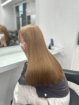 シー 池袋(SHE) ミルクティーベージュ