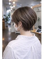 フルール(fleur)&nbsp;立体感ショート×細ハイライト