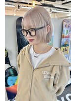 ヒビヲ 天神警固(HIBIO) 顔周りレイヤーカットダブルカラーケアブリーチレイヤーボブ