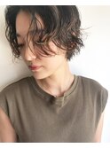 こなれた女性のこなれたパーマ