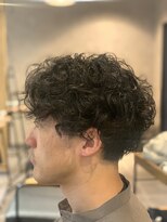 メル(Mel)&nbsp;☆メンズパーマ☆ミディアム☆20代30代40代☆おしゃれ☆刈り上げ