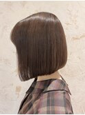 オトナ女子ツヤ髪アッシュカラーふんわりミディシースルーバング