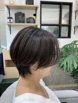 クレイドル(cradle)&nbsp;サイドのシルエットが美しい大人ハンサムショート♪