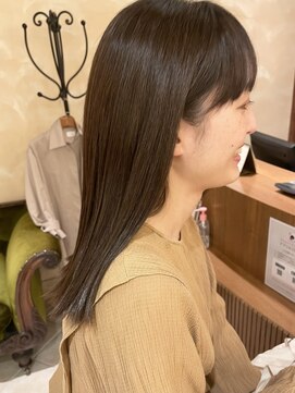 ビュートリアム265(BEAUTRIUM 265) ミディアム/ぱつっとカット/レイヤーカット/顔周りカット/銀座