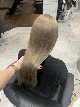 リーオオサカ(Lee Osaka) ミルクティーベージュ