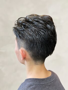 リノ(Lino) クセを生かしたメンズショート