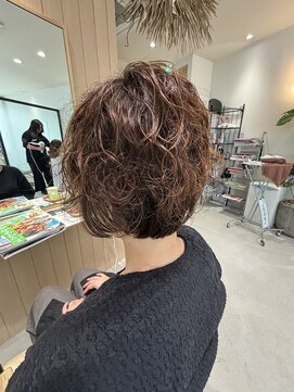 ファムバイアヴァンス(Femme by AVANCE.) ▼パーマstyle伸ばしてい期待方必見!【多井雪絵】