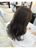 オリーブベージュ