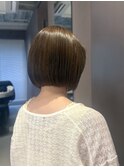 切りっぱなしボブ×オリーブベージュ
