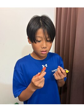 ツネ ヘアアンドヘッドスパ(TsuNE hair&head spa) センターパート　キッズカット