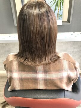 顔まわりレイヤーボブ