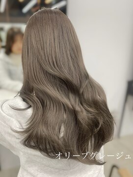 フォンズ(FONS) 透明感オリーブグレージュ/くびれヘア/寒色艶カラー/表参道/学割