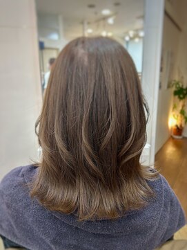 ムーア(MUA) ☆イルミナカラーナチュラルベージュ