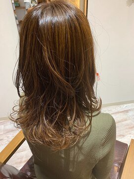 トハユ(TOHAYU) セミロング レイヤー ハイライト