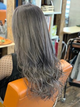 リリー シンジュク(Lilly) 【Lilly新宿】#シークレットハイライト #ラベージュ#髪質改善