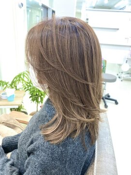 ルーカ 恵比寿(LU-CA) 大人カジュアル　細めハイライト　レイヤーカット　LU-CA