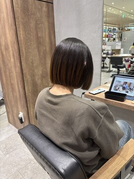 柔らかブラウン×ボブスタイル