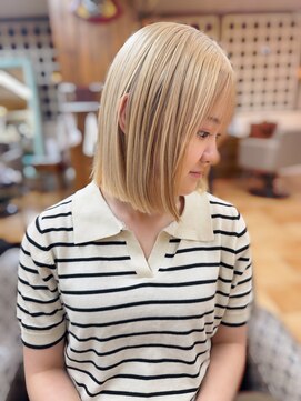 ヘアー デザイナーズ クルー ドルフィン(HAIR DESIGNERS CREW dolphin) ホワイトベージュ