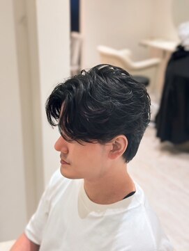 バース 梅田中崎町店(BIRTH) ニュアンスパーマセンターパートフェザーパーマ大阪メンズサロン