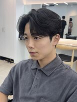 フィフス 栄(fifth)&nbsp;フェザーパーマセンターパート刈り上げツーブロックメンズヘア