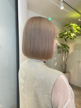 トゥ(to) ミニボブ，ホワイトグレージュ