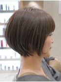 くせ毛多毛ショートボブ甘め襟足グレージュ柔らか丸み前下がり