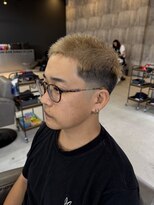 バブルス アオヤマ(Bubbles AOYAMA)&nbsp;金髪ボウズテーパーフェード