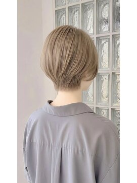 ロイロ(LoiLo) ミルクティー×ショートボブ【UCHI】