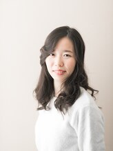 クリア(clear) エアリーな毛束感と大人のリッチなミディウェーブ