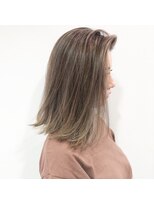 サングース(Sungoose)&nbsp;〈Sungoose〉外国人風ホワイトベージュカラーワンレンボブ