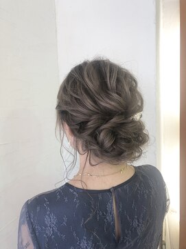 レバラディンズドゥミラー(Les Baladins du Miroir) ハイトーンシニヨン