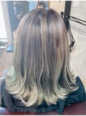 ホワイトミントベージュ×バレイヤージュ