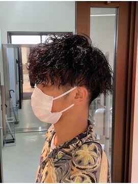 コワファーストナガサキシャンプーボーイ(COIFF1RST NAGASAKI SHAMPOO BOY) 波巻きスパイラルパーマ【コワファースト長崎】