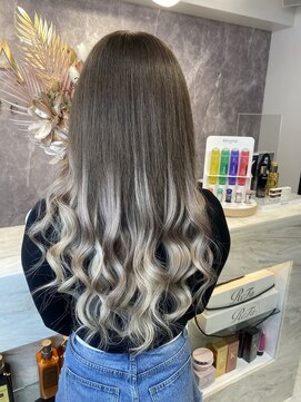 ラピス テラス 渋谷(Lapis terrace) エクステで作るグラデーション