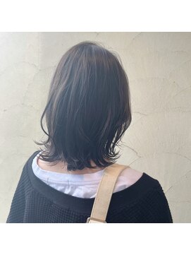 ラグ(rug) くびれヘアスタイル小顔レイヤーグレージュカラー
