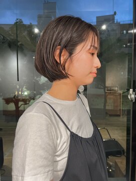 イシ(isi) ショートボブ