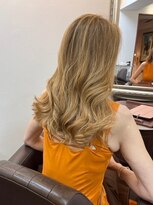 ノーヴェ(Nove)&nbsp;ハイライトを何層にも重ねて作るグラデーションブロンド