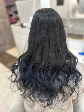 ラビス(Lovis) 黒髪カタログ/ボブルフ/ネビージュ/小顔に見せるヘア/ワンレン