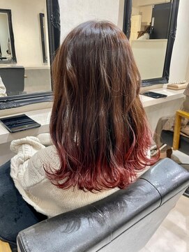 セルカ 新宿(CERCA) レッドグラデーションカラー［CERCA新宿/新宿西口］