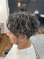 ザデイトウキョウ 表参道 青山(THE DAY TOKYO)&nbsp;MEN'S HAIR/金メッシュ/波巻きツイストスパイラル/表参道駅