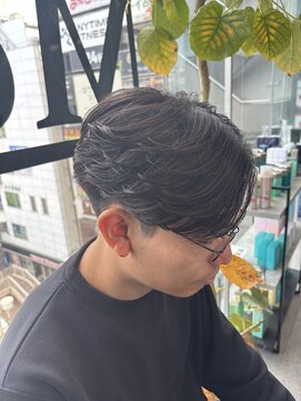 スタッド 松戸(stud. Men‘s) フェザーパーマ/ニュアンスパーマ/センターパート/毛流れパーマ