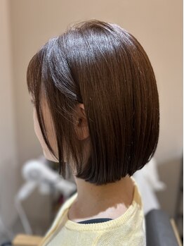 もちの良いカットで毎朝のセットも楽に◎大人女性の魅力を引き出す"こなれ大人ショート"で上品な仕上がり♪