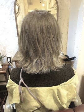 ルミエ ヘアサロン 経堂店(Lumie hair salon) 外ハネオリーブベージュ