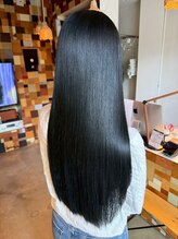 雨や汗の対策＆髪のクセやうねりには低ダメージ縮毛矯正がおすすめです♪