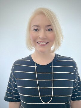 DAMANI 表参道 髪質改善/ヘッドスパ/ハイライト/白髪染め/白髪ぼかし/縮毛矯正 似合わせカット/ミディアムレイヤーカット[表参道駅]