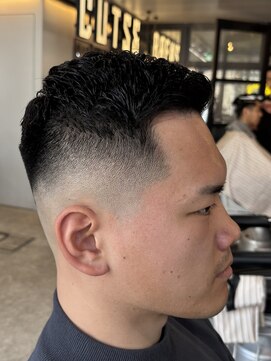 フランクスバーバーリザーブ 人形町店(FRANK’S BARBER RESERVE) MEN’S HAIR/波巻きツイストスパイラル/リバースセンターパート