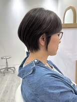 アドラーブル ココロ 新潟(adorable CoCoLo) 似合わせ小顔カット前下がり耳掛け丸みショートボブ
