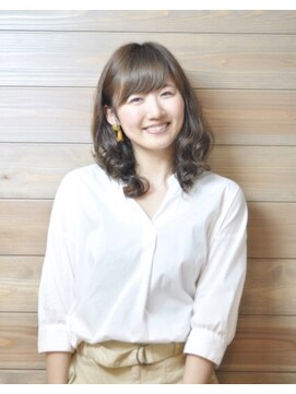 デフィー(Defi) ヌーディーベージュ×夏スタイル